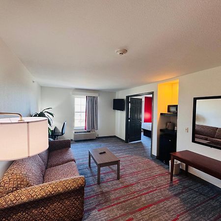 Ramada By Wyndham Sparta/At Speedway Extérieur photo